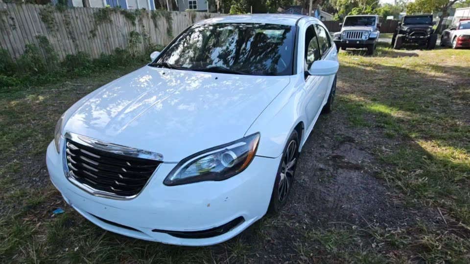 Vehicle Image 1 of 1 for 2014 Chrysler 200