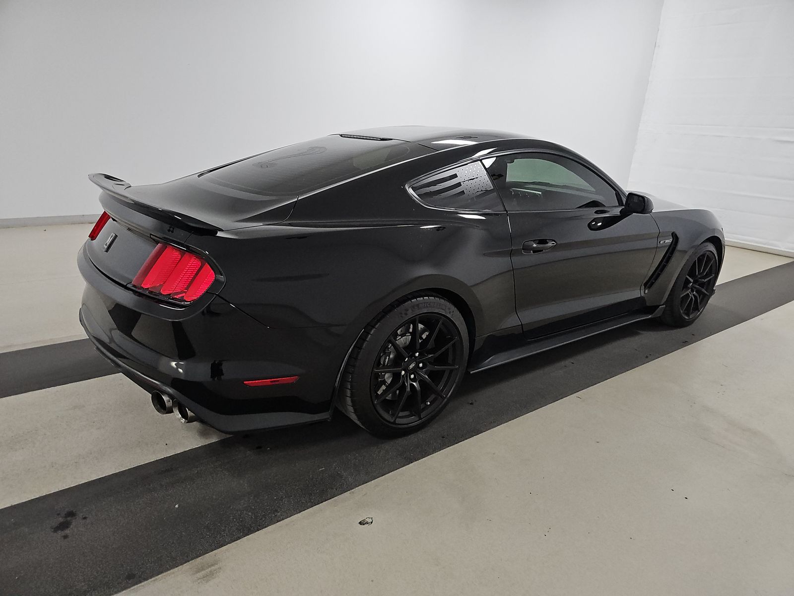 Vehicle Image 32 of 45 for 2016 Ford Shelby GT350