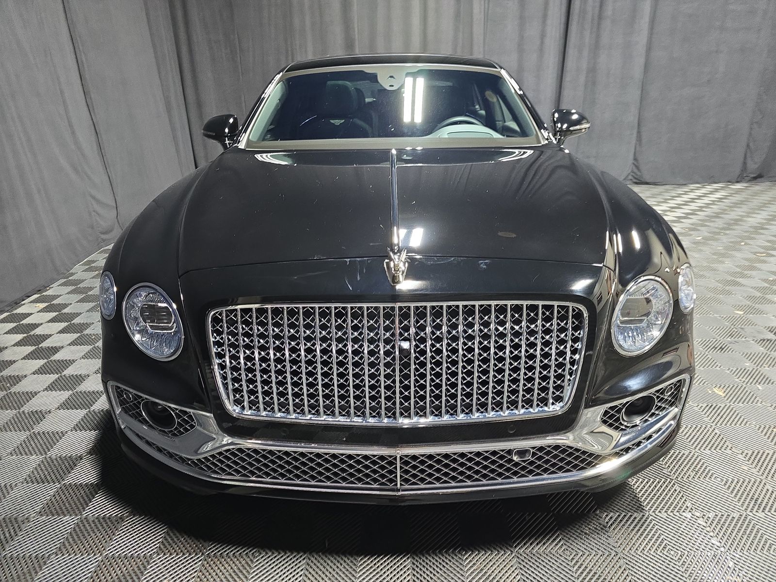 Vehicle Image 46 of 65 for 2021 Bentley Flying Spur
