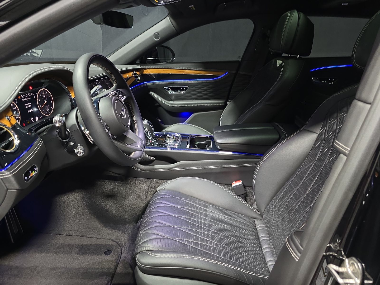 Vehicle Image 51 of 65 for 2021 Bentley Flying Spur