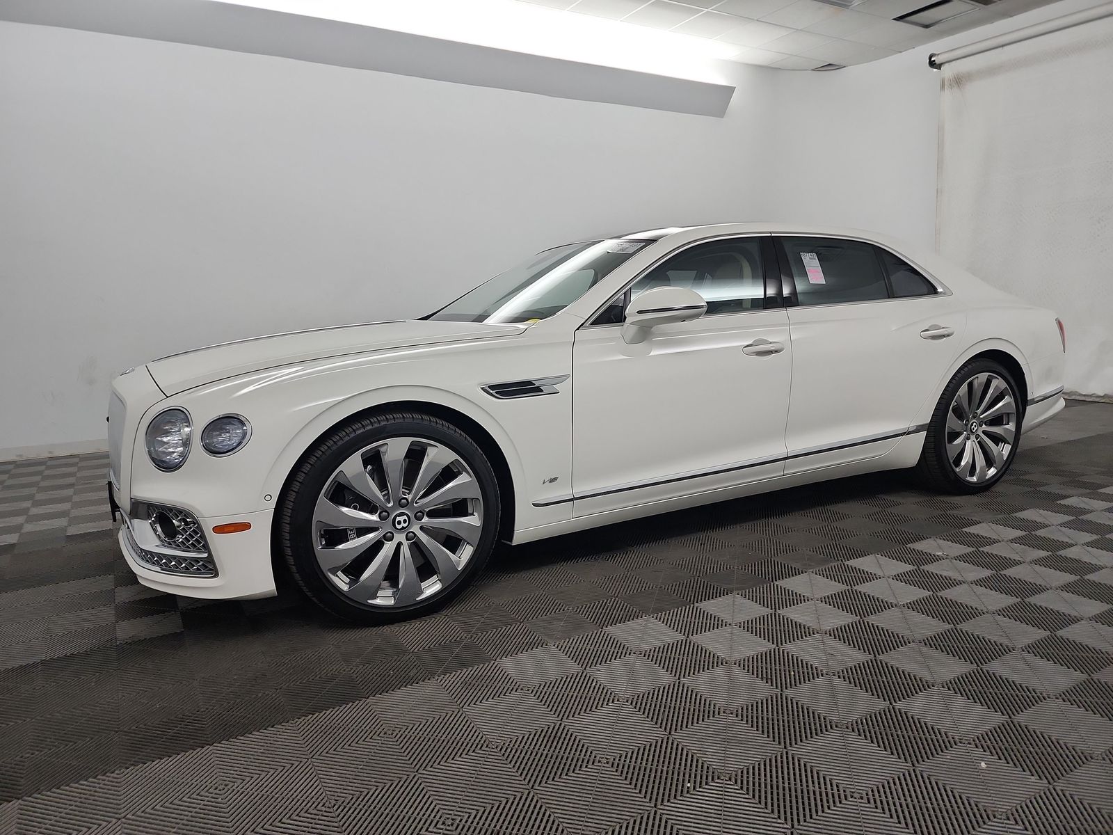 Vehicle Image 1 of 19 for 2022 Bentley Flying Spur