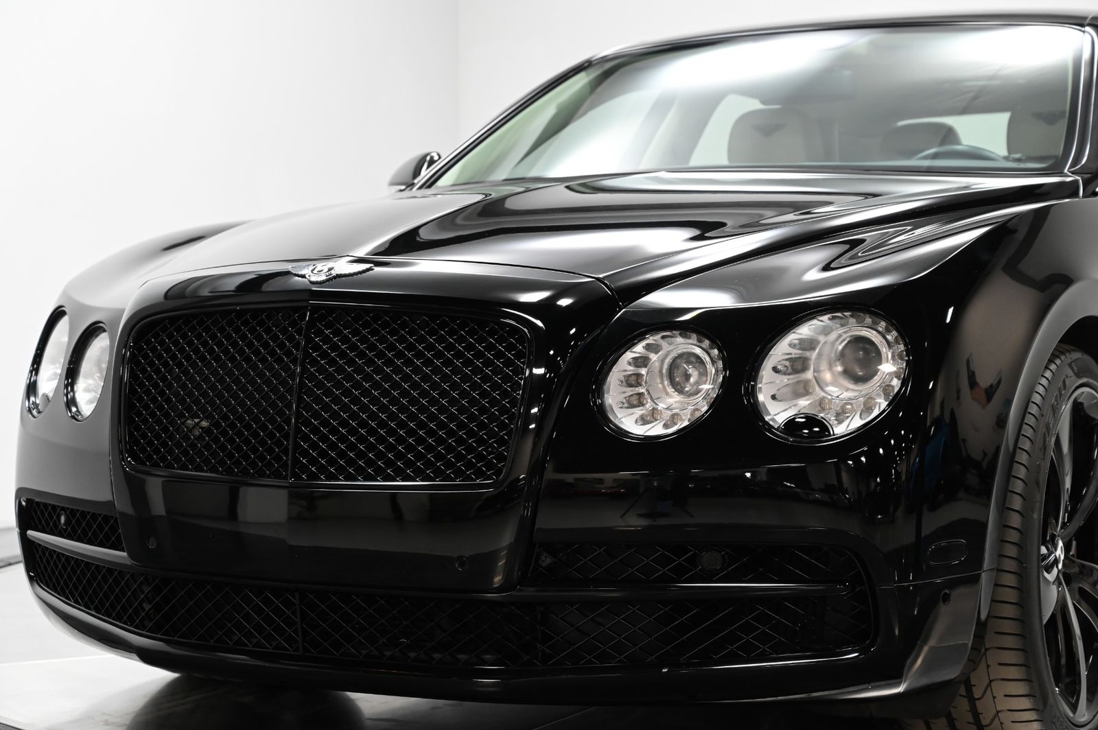 Vehicle Image 108 of 171 for 2014 Bentley Flying Spur