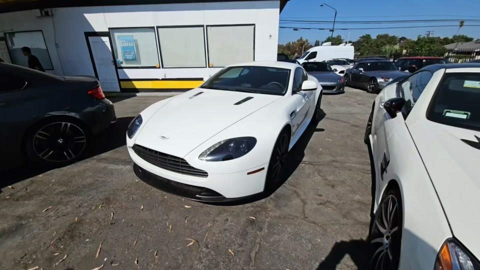 2015 Aston Martin V8 Vantage - 132