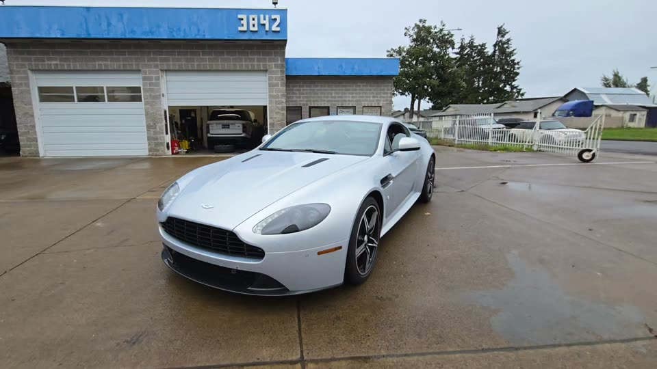 2016 Aston Martin V8 Vantage - 1