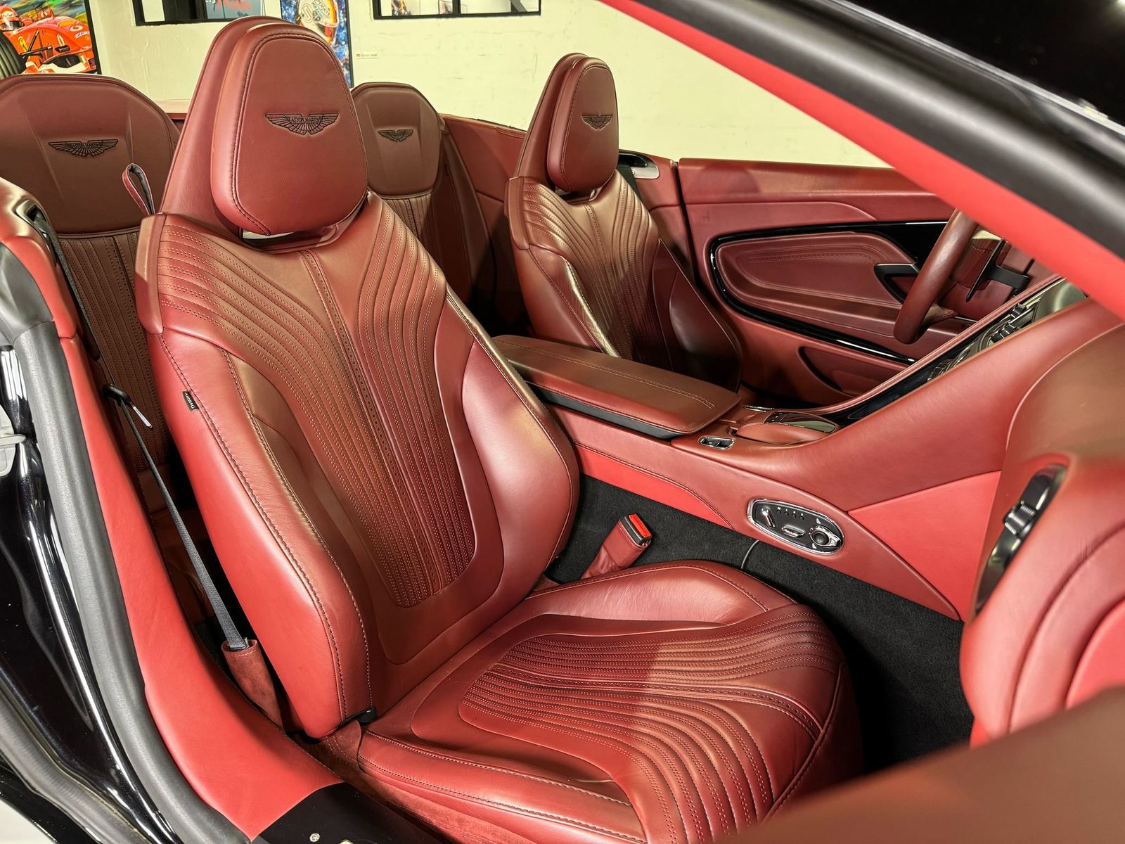 2019 Aston Martin DB11 - 75