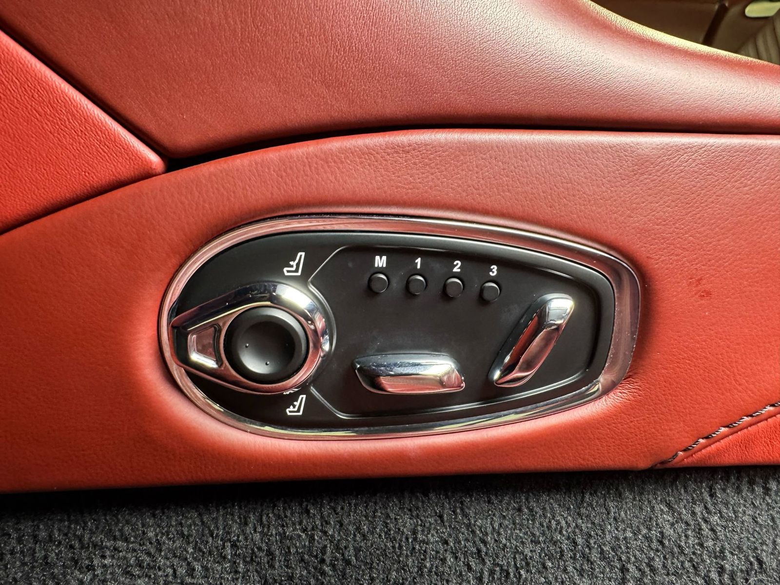2019 Aston Martin DB11 - 91