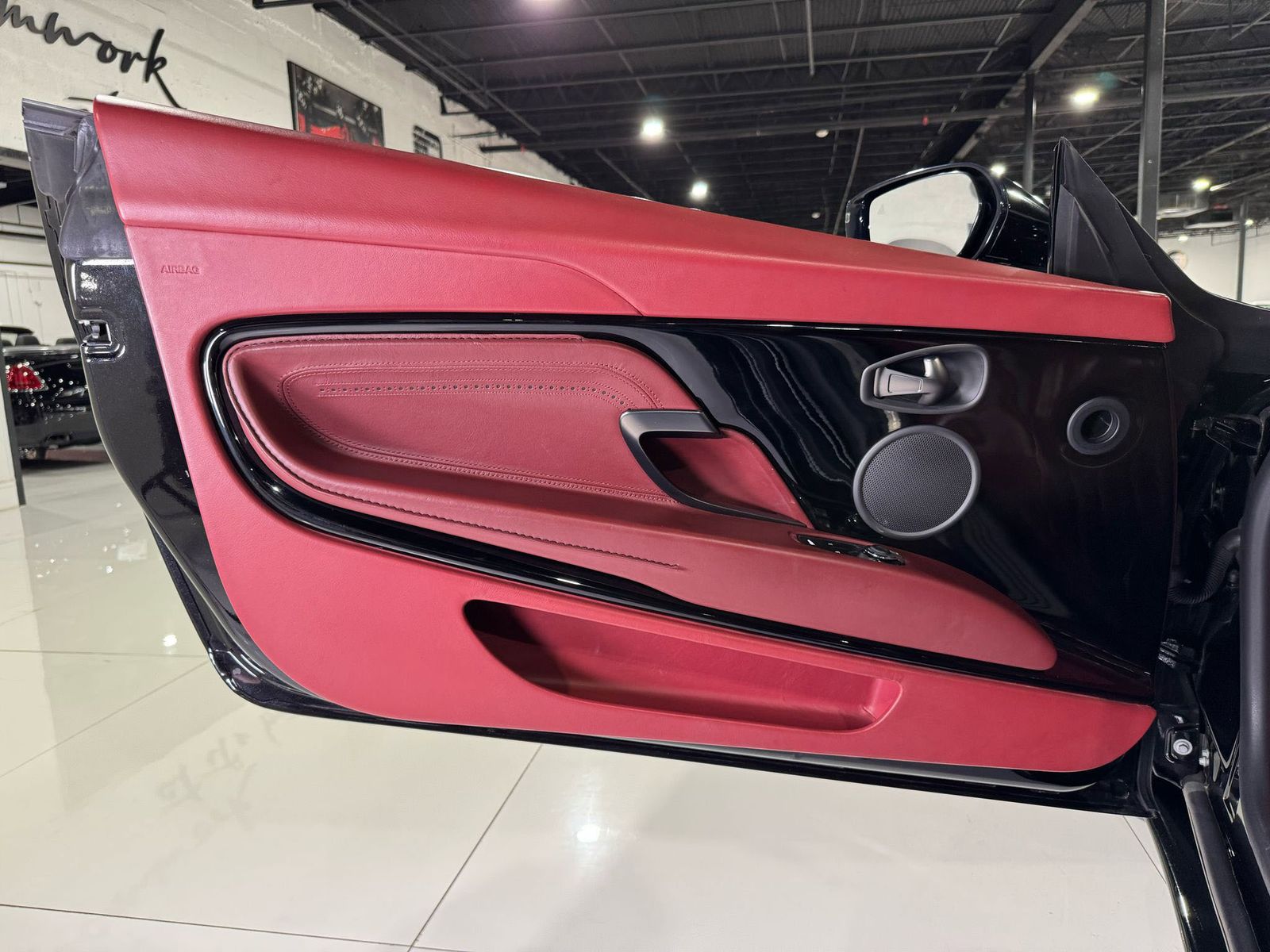 Vehicle Image 92 of 106 for 2019 Aston Martin DB11