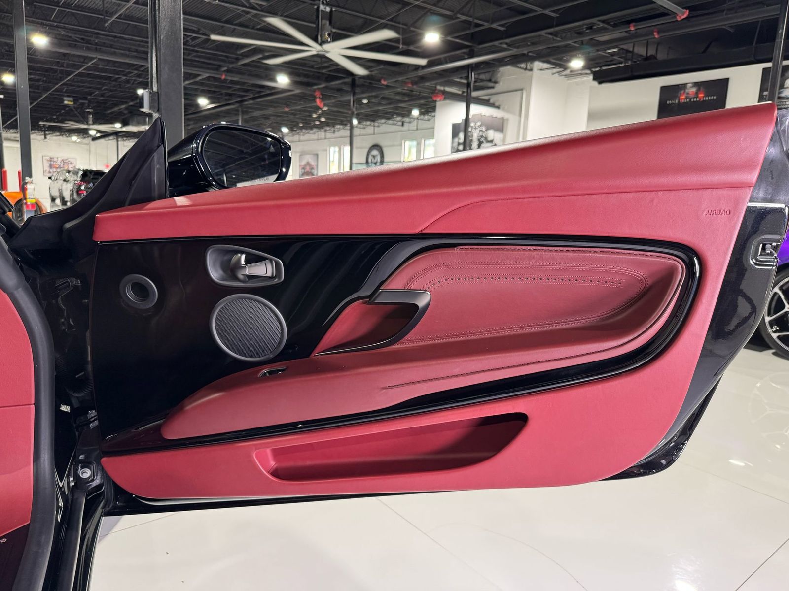 Vehicle Image 93 of 106 for 2019 Aston Martin DB11