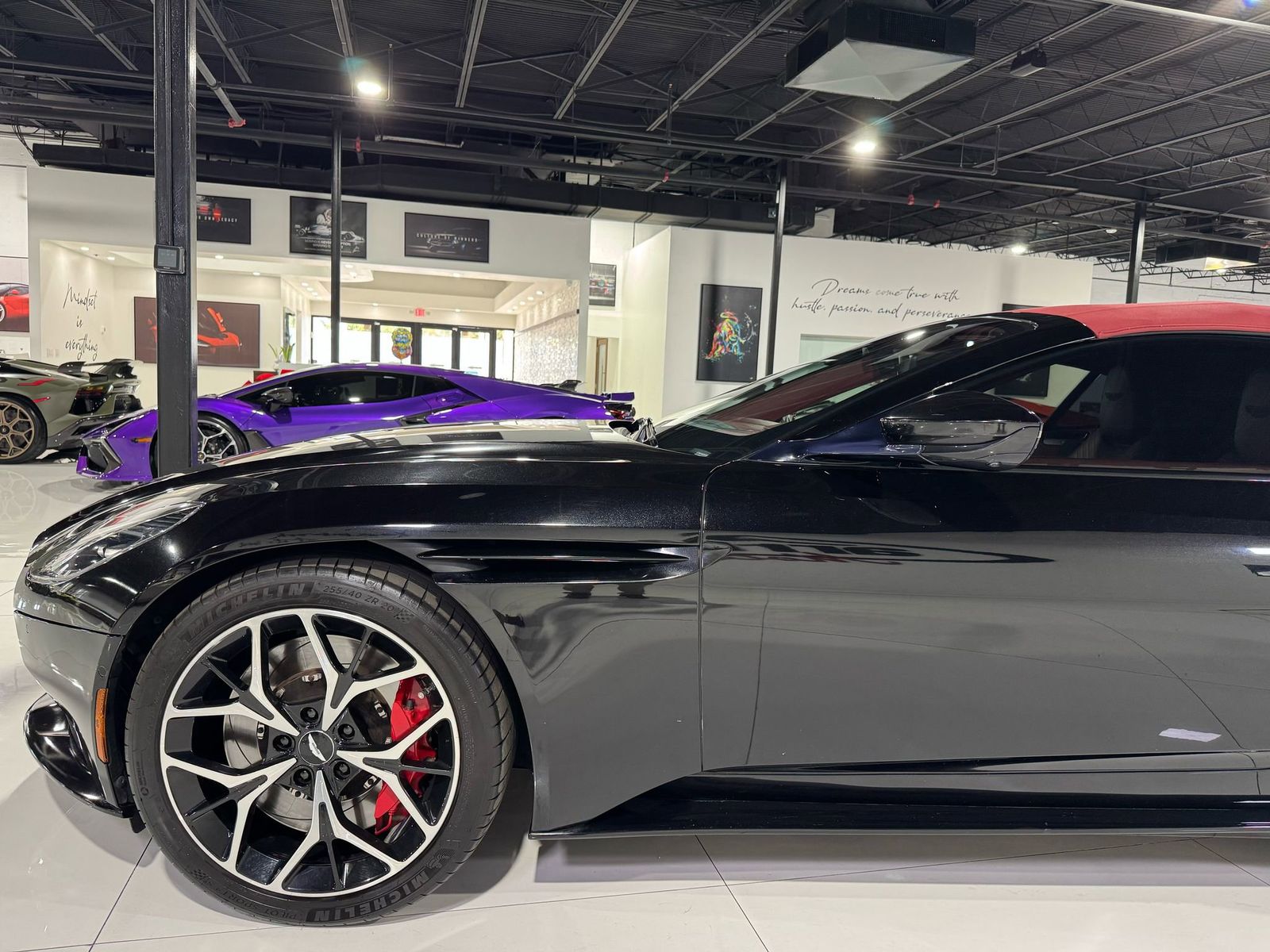 Vehicle Image 102 of 106 for 2019 Aston Martin DB11
