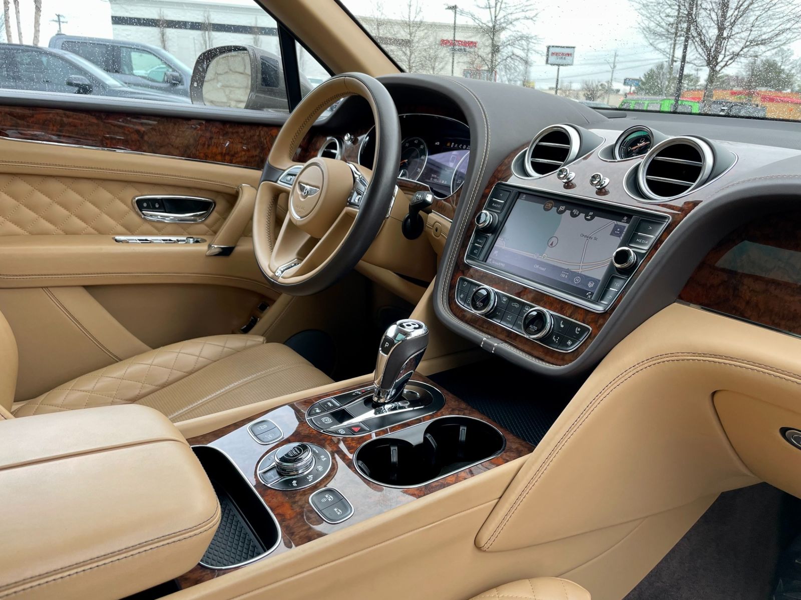 Vehicle Image 68 of 101 for 2017 Bentley Bentayga