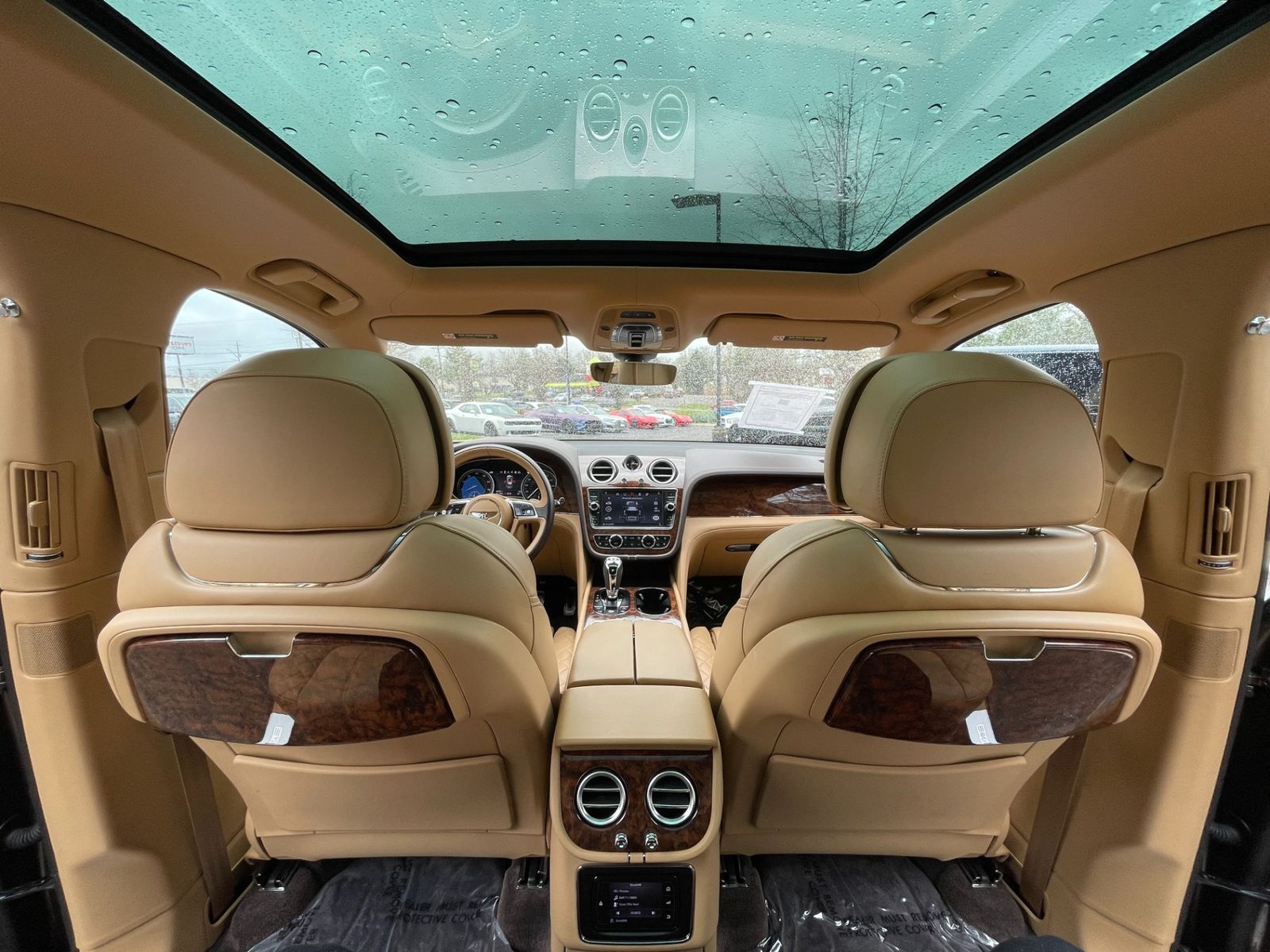 Vehicle Image 77 of 101 for 2017 Bentley Bentayga