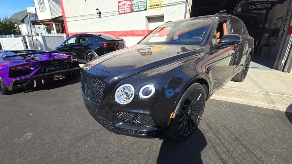 2017 Bentley Bentayga - 28