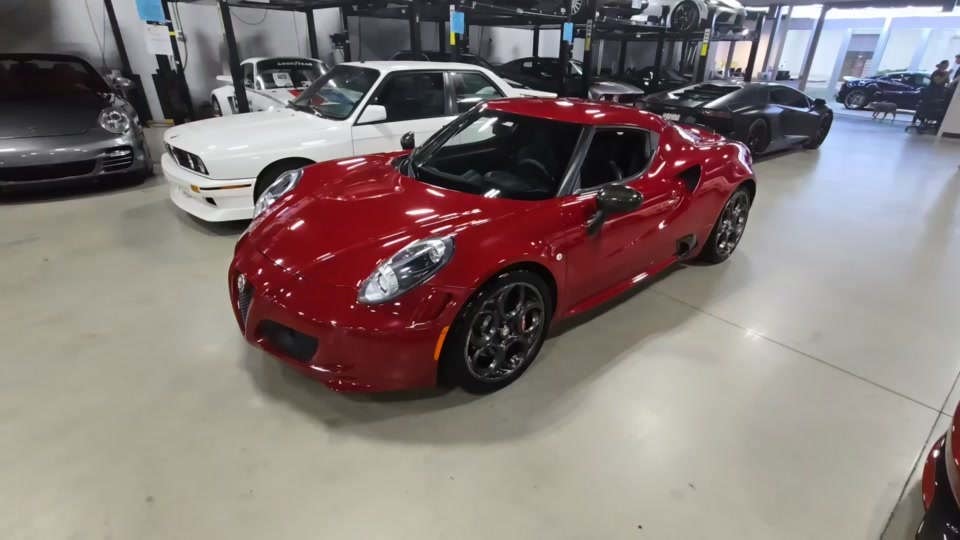 2015 Alfa Romeo 4C - 1