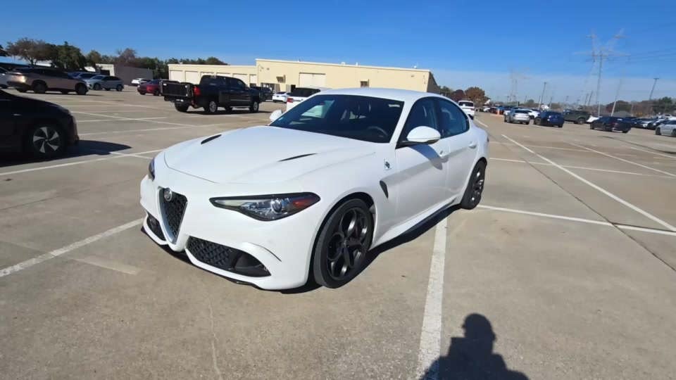 2017 Alfa Romeo Giulia - 1