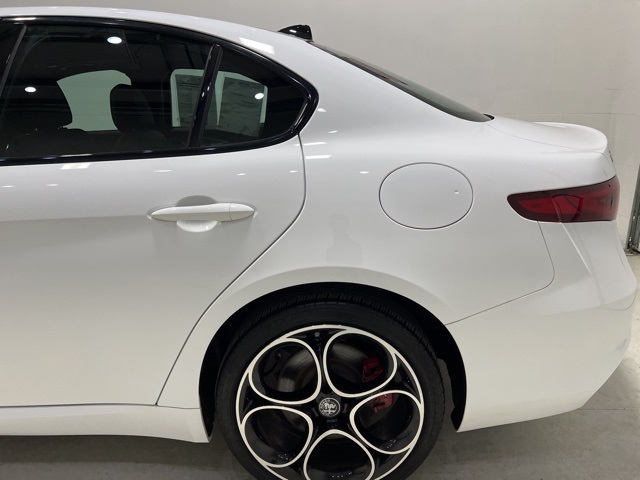 2023 Alfa Romeo Giulia - 11