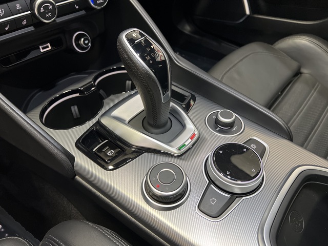 Vehicle Image 23 of 51 for 2023 Alfa Romeo Giulia