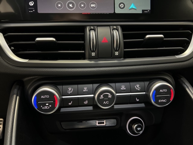 2023 Alfa Romeo Giulia - 24