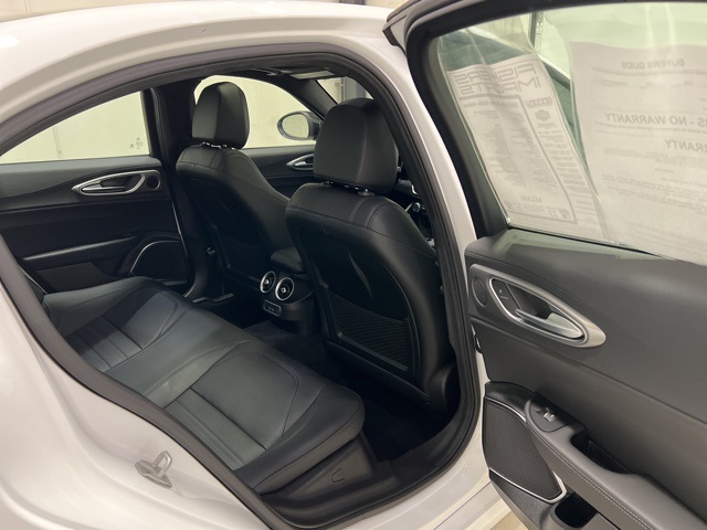 Vehicle Image 40 of 51 for 2023 Alfa Romeo Giulia