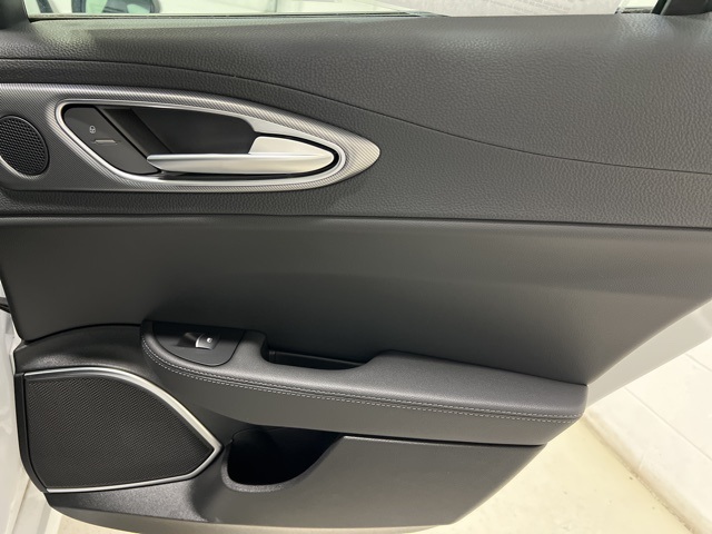Vehicle Image 41 of 51 for 2023 Alfa Romeo Giulia