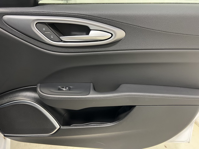 Vehicle Image 46 of 51 for 2023 Alfa Romeo Giulia