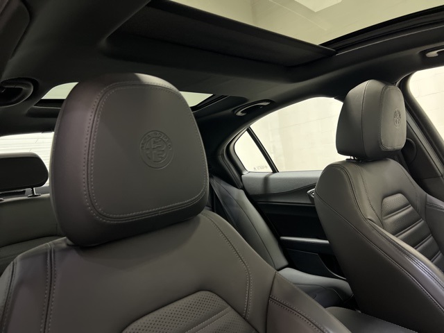 Vehicle Image 48 of 51 for 2023 Alfa Romeo Giulia