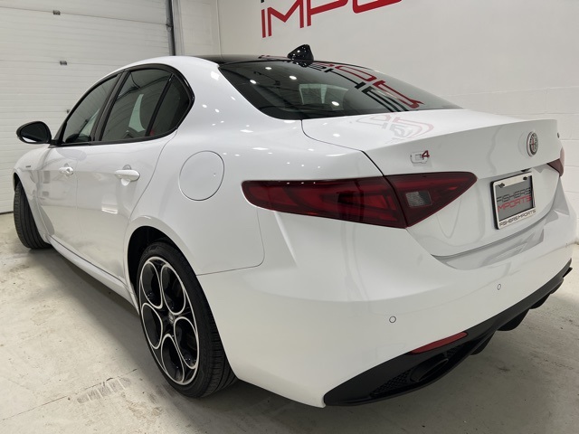 Vehicle Image 10 of 51 for 2023 Alfa Romeo Giulia