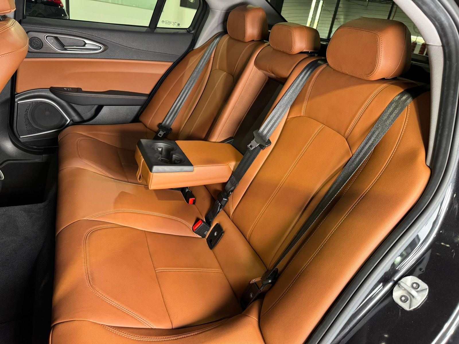 Vehicle Image 13 of 51 for 2021 Alfa Romeo Giulia