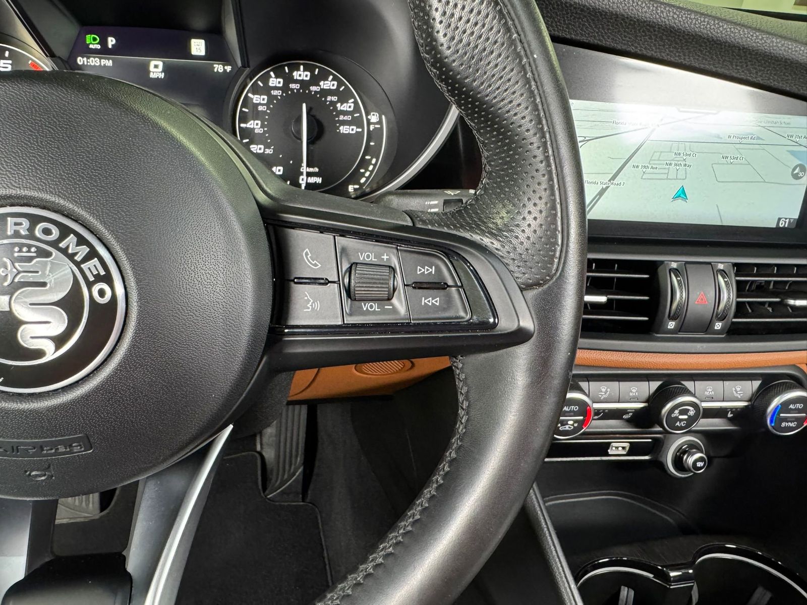 Vehicle Image 24 of 51 for 2021 Alfa Romeo Giulia
