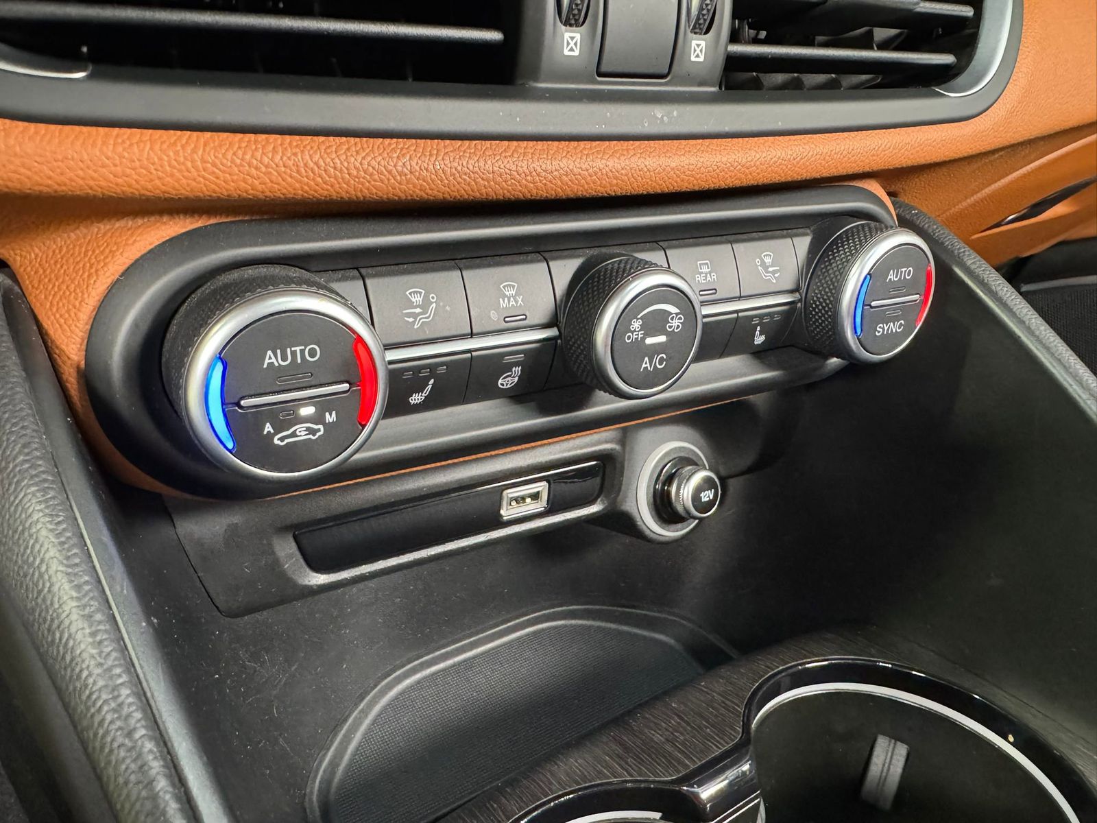 Vehicle Image 28 of 51 for 2021 Alfa Romeo Giulia