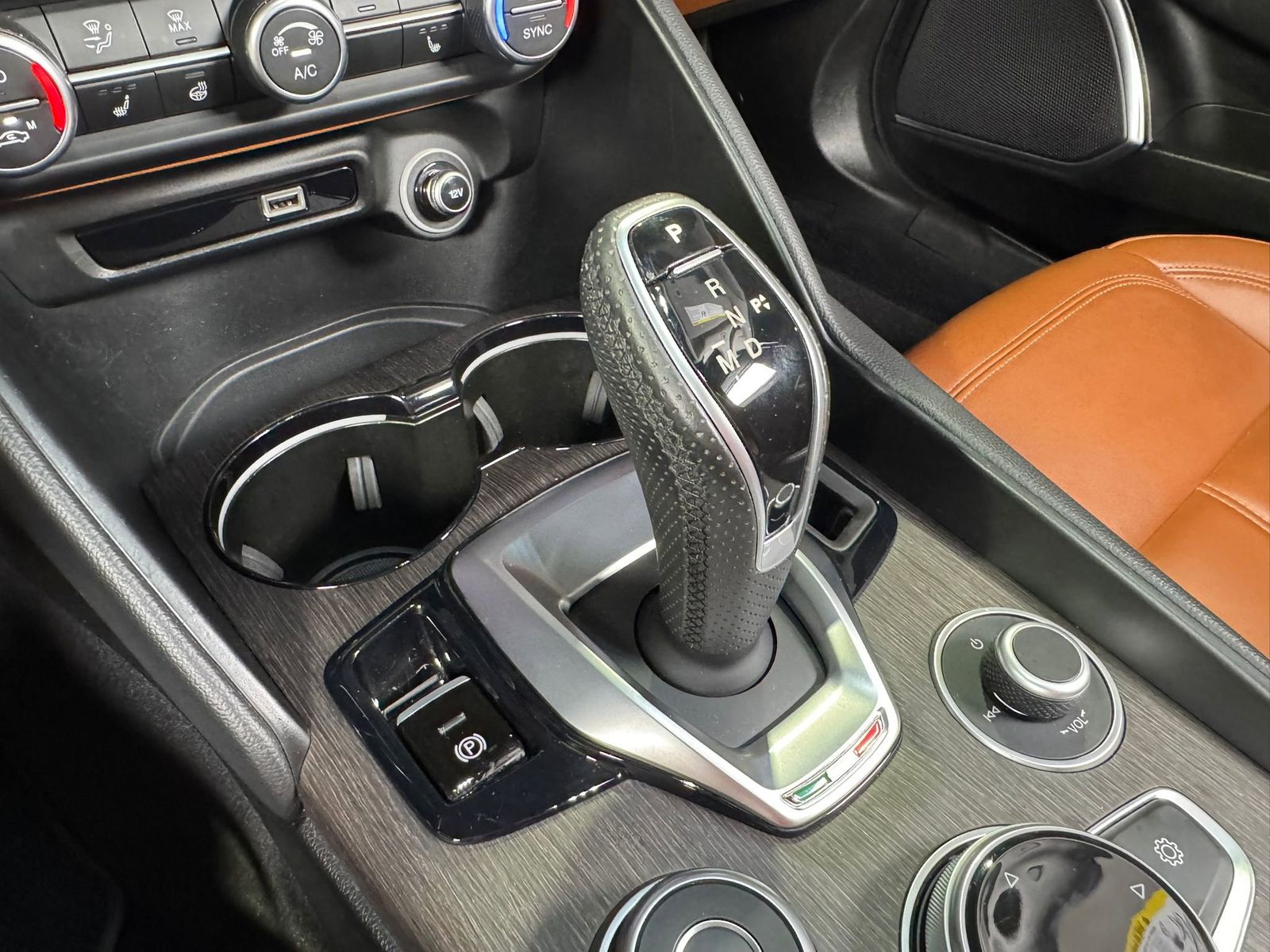 Vehicle Image 30 of 51 for 2021 Alfa Romeo Giulia