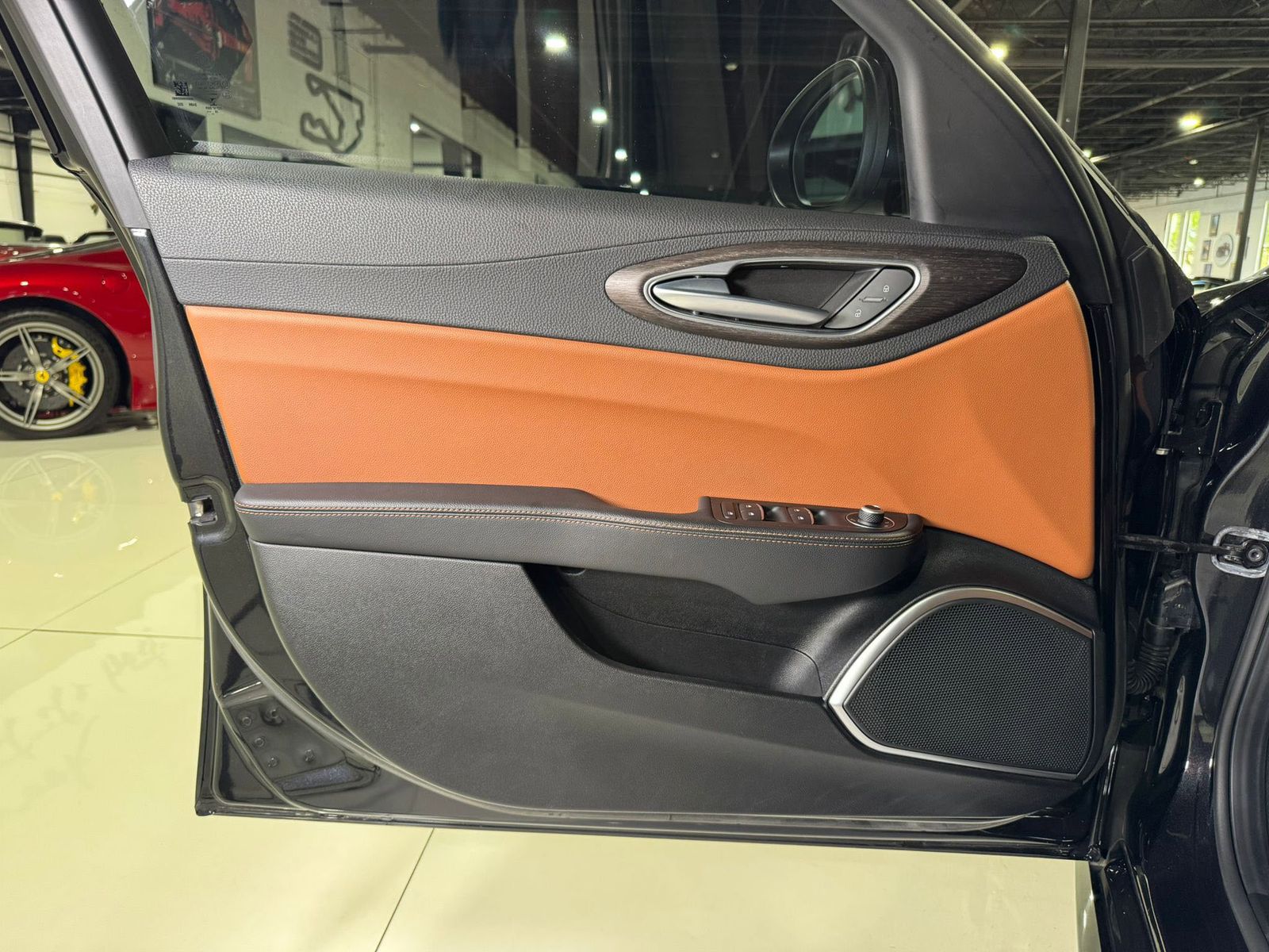 Vehicle Image 38 of 51 for 2021 Alfa Romeo Giulia