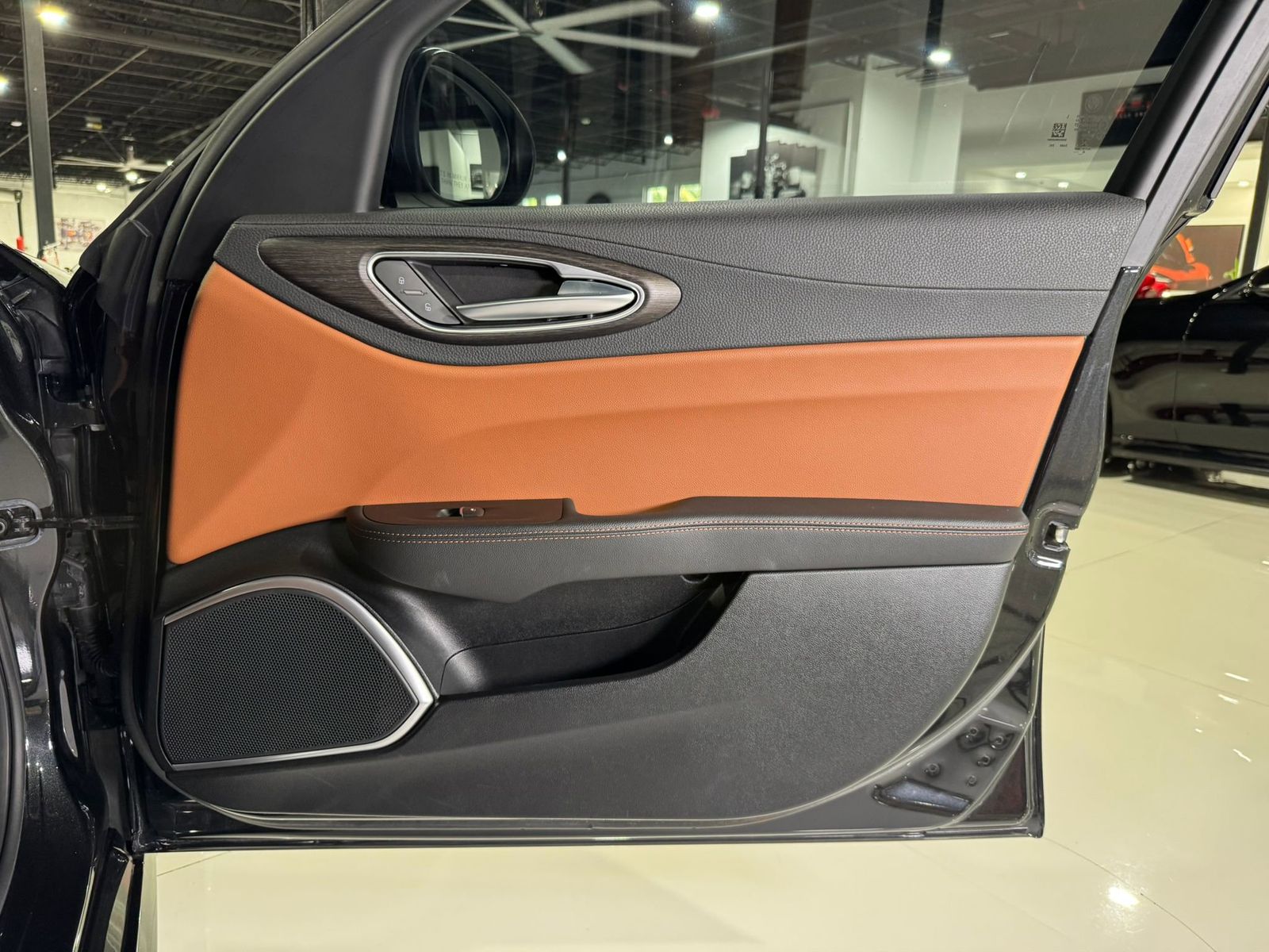 Vehicle Image 39 of 51 for 2021 Alfa Romeo Giulia
