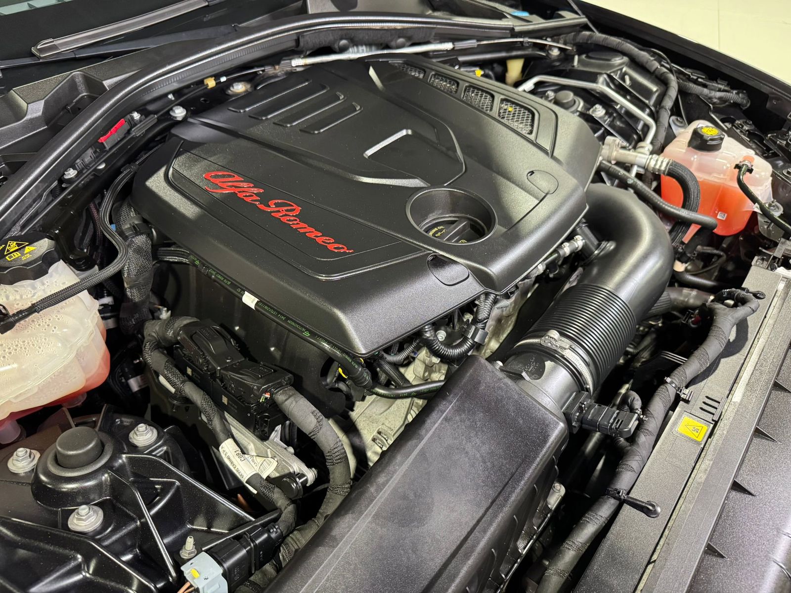 Vehicle Image 45 of 51 for 2021 Alfa Romeo Giulia